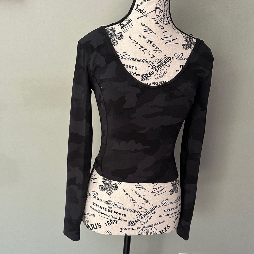 Lululemon size 4 Black Camouflage Long Sleeve Align Top